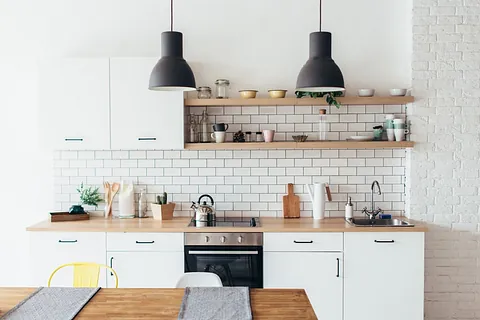 cocina con pared ladrillo visto